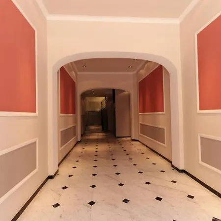 110 M2 Golden Square, Renovated, 20metres Croisette, Parking Private * Cannes