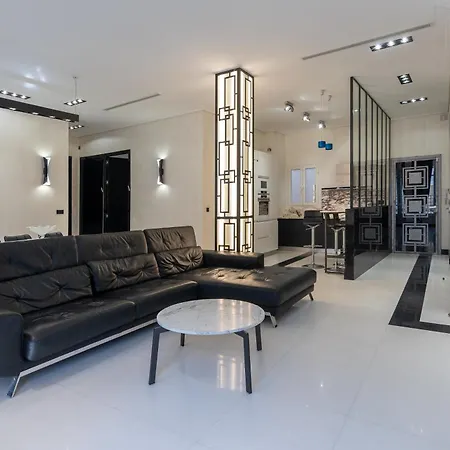 Apartment 110 M2 Golden Square, Renovated, 20metres Croisette, Parking Private Cannes