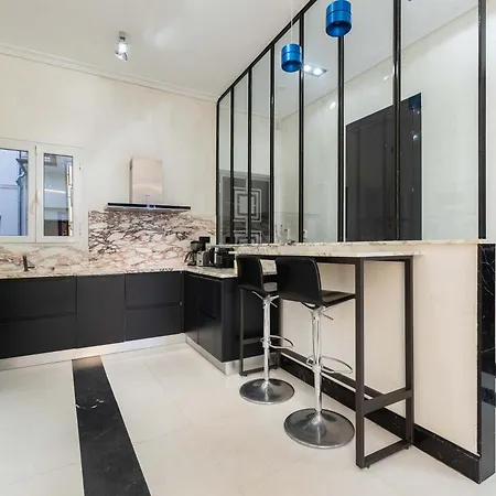 110 M2 Golden Square, Renovated, 20metres Croisette, Parking Private *