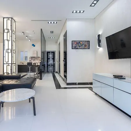 דירה 110 M2 Golden Square, Renovated, 20metres Croisette, Parking Private קאן