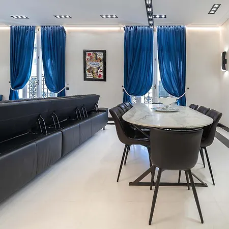 110 M2 Golden Square, Renovated, 20metres Croisette, Parking Private דירה *