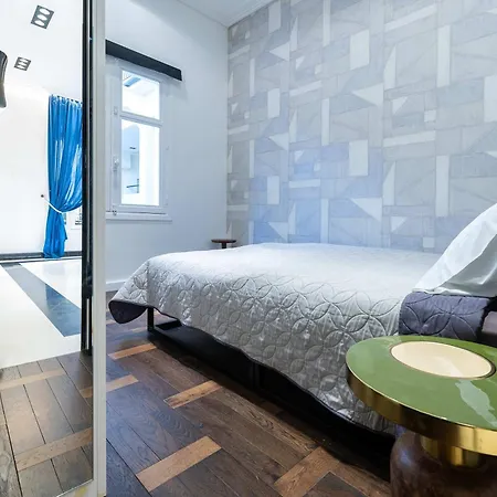 דירה 110 M2 Golden Square, Renovated, 20metres Croisette, Parking Private *