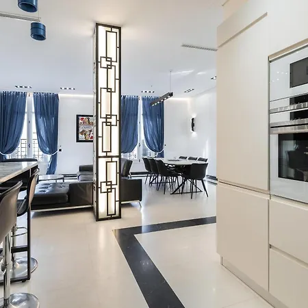 110 M2 Golden Square, Renovated, 20metres Croisette, Parking Private *