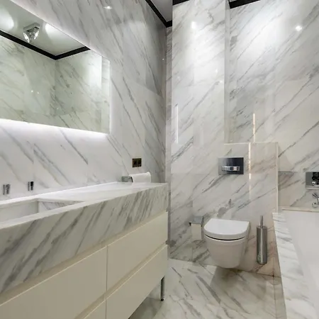 110 M2 Golden Square, Renovated, 20metres Croisette, Parking Private דירה *